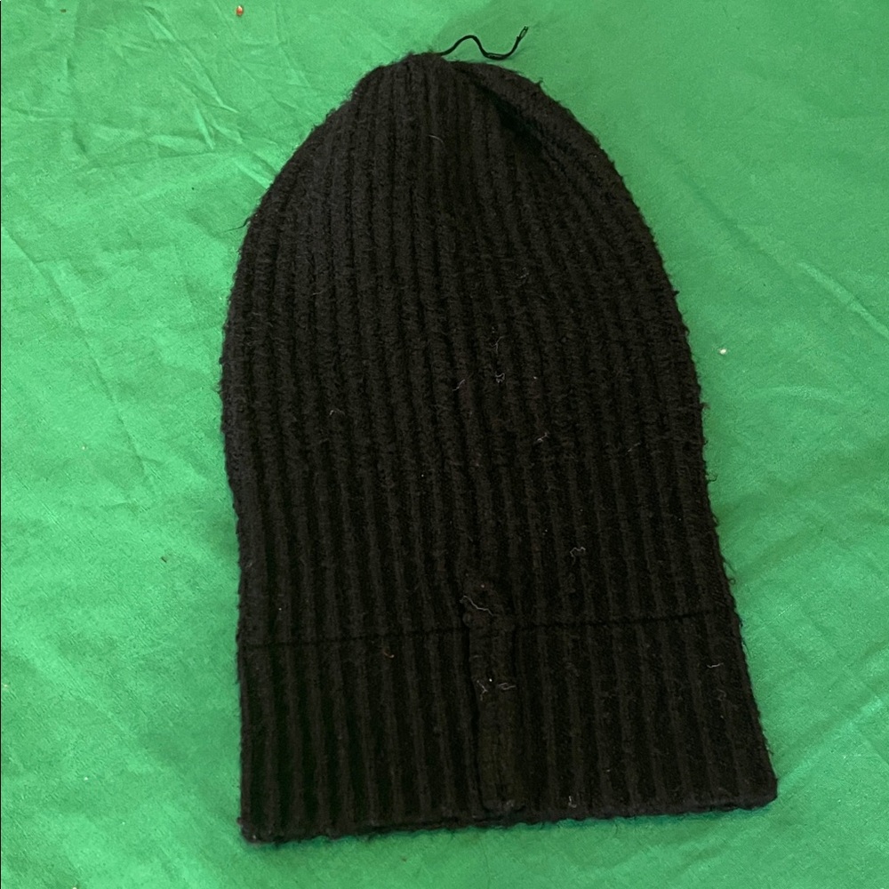 Black Ribbed Knit Beanie